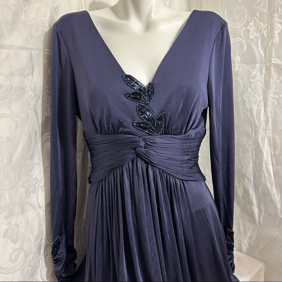 BCBG MaxAzria Navy Jersey V-Neck Long Sleeve Dress - Picture 7 of 9